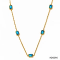 Cavigliera in acciaio dorato con cinque zirconi blu rettangolari e castone con microsfere - Collana in Oro con Zircone Blu (KDD095)