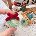 Handmade green wreath brooch with a red velvet bow for a festive Christmas look - Small Light Color Thick Wreath Simple Brooch / Approx 3.5cm