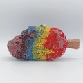 Détails de strass arc-en-ciel sur une pochette de soirée créative en forme de glace - Glace à l'Eau Arc-en-Ciel