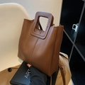 Braune Leder-Eimertasche mit quadratischem Griff und verstellbarem Schultergurt - Dunkelbraun