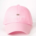 Rosa Baumwoll-Baseballkappe mit weißer Jesus Is King Bestickung und kleiner Krone - Einheitsgröße / Hellrosa