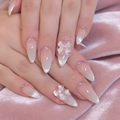 Uñas almendradas degradadas rosa con lazos 3D, purpurina plateada y pequeños cristales - Forma de Estilete / Degradado Rosa Blanco Con Lazo 3D (BW162)