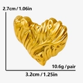Detailansicht der Abmessungen von 18k Gold Herzohrringen mit gehämmerter Textur - Gold