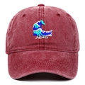 Dettaglio del cappello vintage in cotone lavato bordeaux con ricamo a onde blu - Borgogna