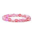 Mattes Mondstein-Perlenarmband mit rosa und rotem Farbverlauf und Katzenaugeneffekt auf weiß - Rot