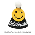 Schattige zwarte vilten verjaardagsmuts met witte pompon en geel smileygezicht - Pom-pom Smiley Verjaardagshoed - Zwart
