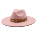 Dettaglio del cappello di lana rosa con tesa larga 9,5 cm e fascia in pelle marrone borchiata - Adulto 56-59cm / Rosa Antico