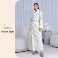 Unisex double-layer thick jacquard fleece bathrobe in green with white lamb wool collar - M / Female Style / Bean Green
