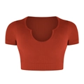 Naadloze geribbelde yoga crop top in roestvrij rood met U-hals en korte mouwen - S / Baksteenrood