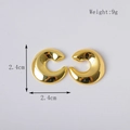 Minimalistische 18K vergoldete Sicherheitsnadel C-Ohrringe in poliertem Goldfinish - C-Typ Gold