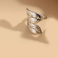 Elegante anello aperto in argento a forma di foglia con design a fibbia incrociata - Foglia (Argento)