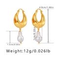 Vue détaillée des boucles d'oreilles perles baroques avec dimensions et plaqué or - Style Pendentif Perle Baroque Fer à Cheval (KE0756)