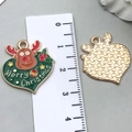 Christmas reindeer heart enamel pendant with Merry Christmas text and gold plating - Green Heart Reindeer (23x22mm)