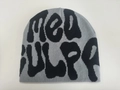 Y2K gebreide muts in grijs en zwart met Mea Culpa jacquard patroon in streetstyle - Grijs Zwart