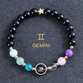 Dettaglio del bracciale zodiaco Gemelli con perline, pietra blu e ciondolo a stella - Gemelli (Gemini)