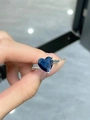 Elegant silver ring featuring a heart-shaped deep blue zircon and sparkling side stones - Heart-shaped Sapphire Blue Diamond [white Gold] Ljz-162 / Adjustable Open
