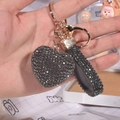 Portachiavi a cuore con strass grigio scuro e gancio in metallo dorato lucido - Grigio