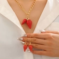 Conjunto de collar con colgante de fresa roja y pendientes de cadena de oro para mujer - Dorado (Conjunto de Pendientes + Collar)