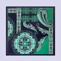 Seidenschal in Dunkelblau und Grün mit Paisley-Mustern und Mandala-Blumendesign - Grün