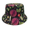 Gros plan détaillé d'un chapeau bob noir avec motifs légumes colorés et texture en coton - M (56-58cm) / Noir