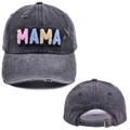 Vorder- und Rückansicht der dunkelgrauen MAMA-Baseballkappe aus gewaschener Baumwolle - Schwarz mit buntem MAMA Patch