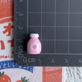 Primer plano de botella de jugo de fresa miniatura de resina de 12mm para manualidades - 4*Botella de Jugo de Fresa Rosa Fuerte Engrosada