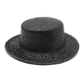 Detail eines schwarzen Flachhutes mit schimmernden Pailletten und flachem Design - M(56-58cm) / Schwarz