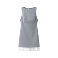 Ärmelloses graues Minikleid mit U-Boot-Ausschnitt und weißem Plissee-Saum-Kontrast - XS / Grau