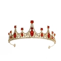 Elegante goldene Prinzessinnenkrone mit großen roten Edelsteinen und klaren Kristallakzenten - Rot