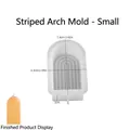 Molde pequeño de silicona con arco de rayas para velas con muestra naranja y medidas - Arco pequeño con nervaduras
