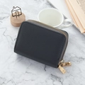 Cartera corta minimalista negra con diseño de lichi y doble cremallera dorada - gris oscuro