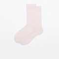 Minimalistische hellrosa Baumwollsocken mit Rippbündchen für einen Retro-Freizeitlook - Knospenrosa