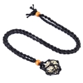 Dettaglio della collana a rete tessuta a mano con diaspro dalmata e perline di legno - Pietra Macchiata