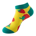 Calze corte da donna gialle con simpatica fantasia a fragole e dettagli verde acqua - Taglia unica(37-44) / Fragola Gialla