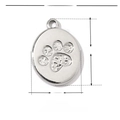 Macro-detail van roestvrijstalen pootafdruk hanger met 14mm hoogte en 10mm breedte - Zilveren ovale poothanger