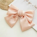 Barrette à cheveux avec grand nœud en satin rose sur une carte florale épurée - Rose Coréen