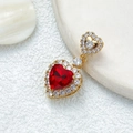 Pendentif cœur doré avec gemme rouge et micro-pavé de zircons étincelants - Cœur Rouge-A