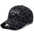 Casquette noire à motif de broderie quadrillée blanche avec texte NY&JA 1987 brodé - Réglable / Noir