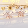 Roségoldene Ohrmanschette mit weißen Zirkon-Blumen und einem eleganten Spiralhaken-Design - Roségold