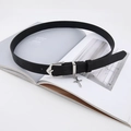 Cintura sottile in pelle nera vintage con fibbia argento e ciondolo a croce elegante - Nero con Ciondolo a Croce (Larghezza 2,3 cm)