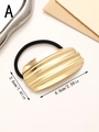 Detailansicht des goldenen gewellten Haargummis mit präzisen Maßangaben auf Beige - Goldener Wellenstil (A) / Gold