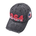 Detailaufnahme der 1964 America Stickerei auf der gewaschenen Vintage-Baseballkappe - Schwarz