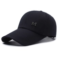 Dunkelblaue Baseballkappe mit Metall-M-Logo und klassischer sechsteiliger Canvas-Struktur - Einheitsgröße/Verstellbar / Marineblau