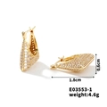 Detailansicht der Retro-Goldohrringe mit Mikro-Zirkonia und 1,8 cm Längenangabe - E03553-1 (Gold Klein)