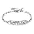 Silbernes Edelstahl-Armband mit Figaro-Kette und Cancer-Sternzeichen-Schriftzug - Silber-Krebs