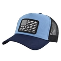 Detail van ademend mesh en visvlag-patch op de trucker baseballpet voor heren - Verstelbaar 54-59 / Hemelsblauw/Marine/Zwart