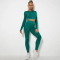 Dettaglio della maglia senza cuciture e inserti in rete del set da yoga verde scuro - Verde Scuro