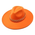 Detail eines hellorangen Wollhutes mit einer auffälligen klobigen Goldkette - M (56-58cm) / Nur Hut / Orange