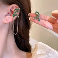 Elegante polsino per orecchio a farfalla verde con gemma e lunghe nappe in metallo - Stile Farfalla Verde Con Nappa Paio (41#)