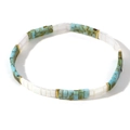 Boho TILA-Perlenarmband mit hellblauen Marmor- und cremefarbenen Muschelperlen - Türkis Weiß Gold Mix